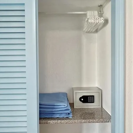 Lovely Near The With Pool & Wifi Apartment