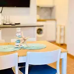 Lovely Near The With Pool & Wifi Lejlighed