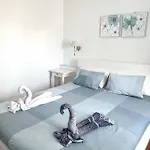 Lovely Near The With Pool & Wifi Lejlighed
